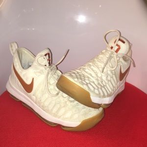 Nike- Kevin Durant 9’s (Texas Limited Edition)